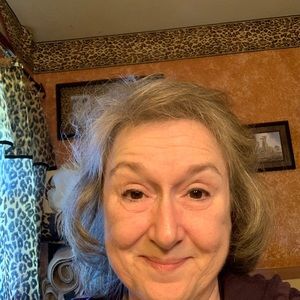 Meet your Posher, Dinah